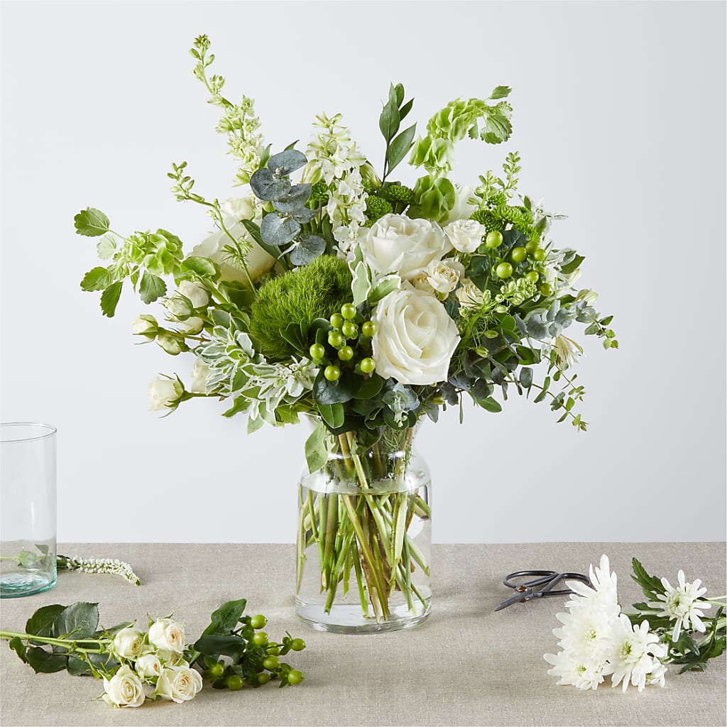 Irish Garden - A Florist Original – Flowers The Bouquet Of Roses, Tampa FL