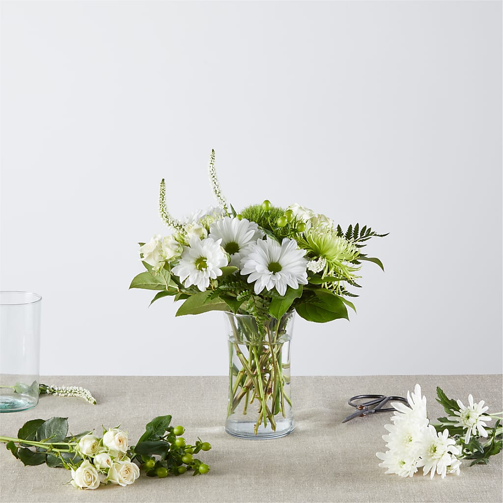 Irish Garden - A Florist Original – Flowers The Bouquet Of Roses, Tampa FL