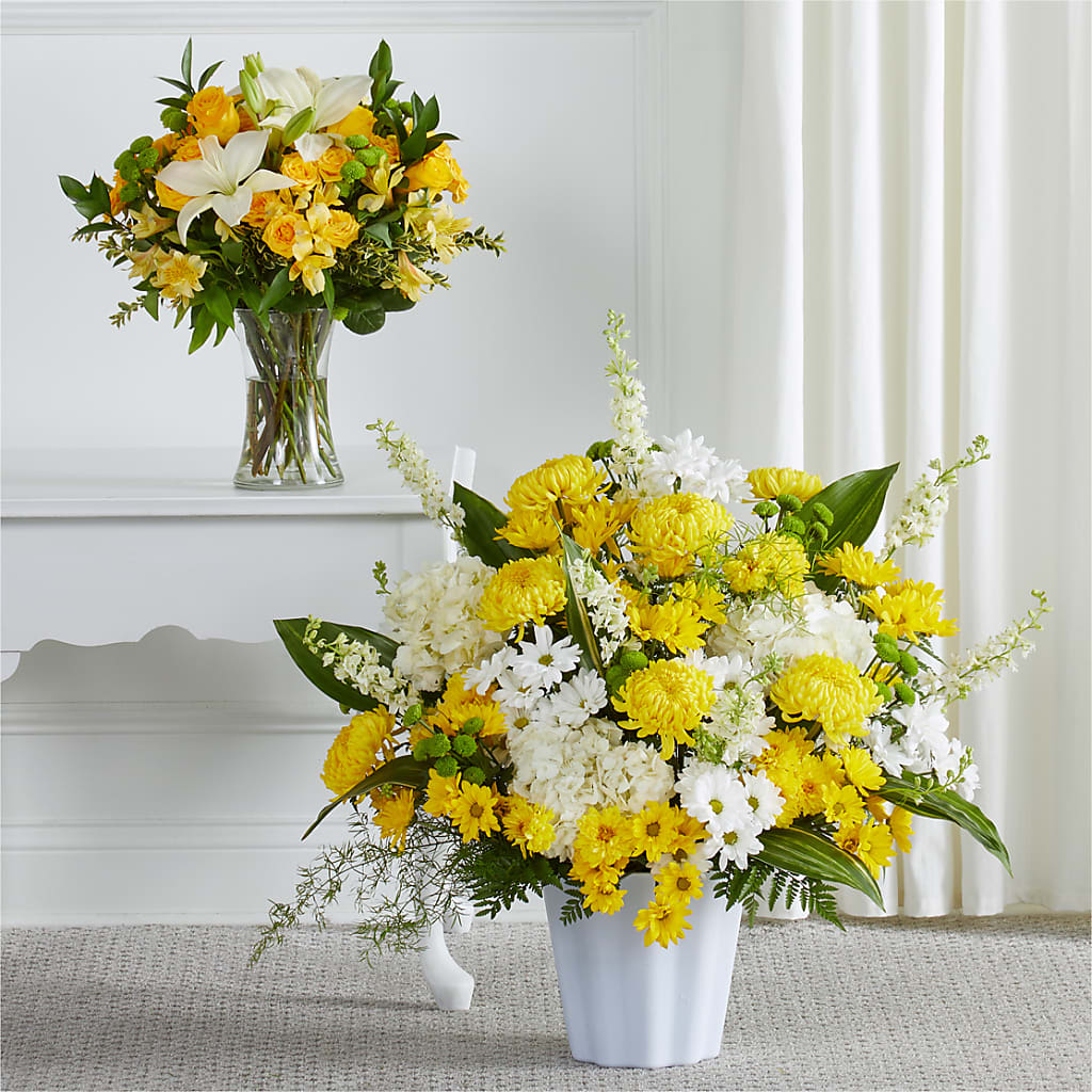 Warm Remembrance Bundles – Flowers The Bouquet Of Roses, Tampa FL