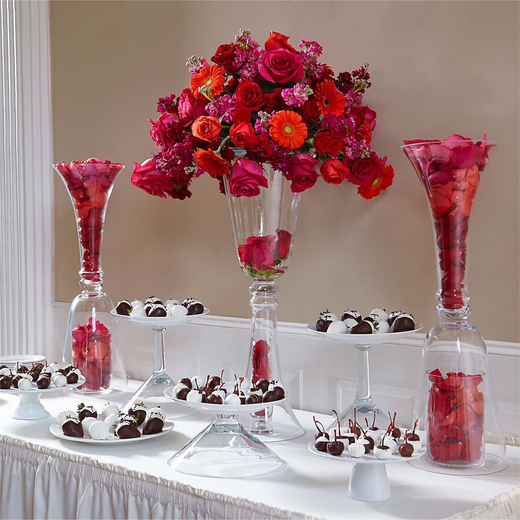 Life's Sweetness Centerpiece – Flowers The Bouquet Of Roses, Tampa FL