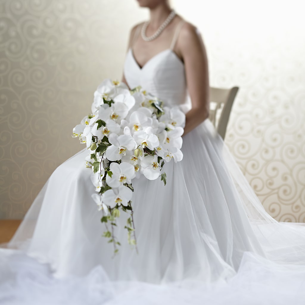 Classic White Bouquet – Flowers The Bouquet Of Roses, Tampa FL