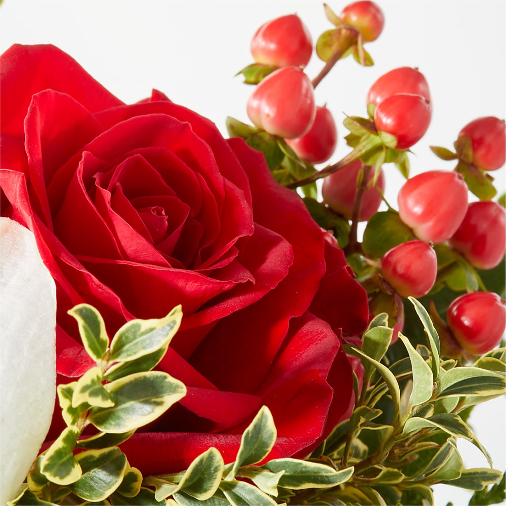 Snowy Wonderland Bouquet –  Flowers The Bouquet Of Roses, Tampa FL