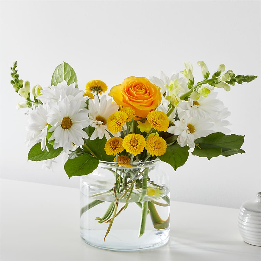 Sun Salutation Bouquet –  Flowers The Bouquet Of Roses, Tampa FL