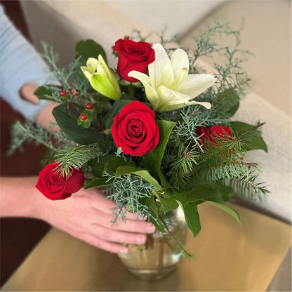 Glittering Lights Bouquet –  Flowers The Bouquet Of Roses, Tampa FL