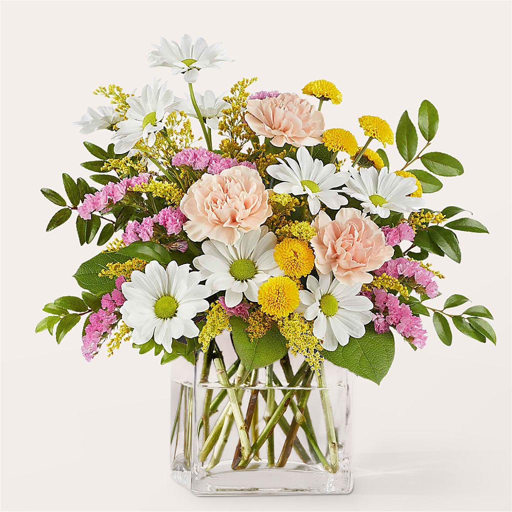 Country Cottage Bouquet –  Flowers The Bouquet Of Roses, Tampa FL