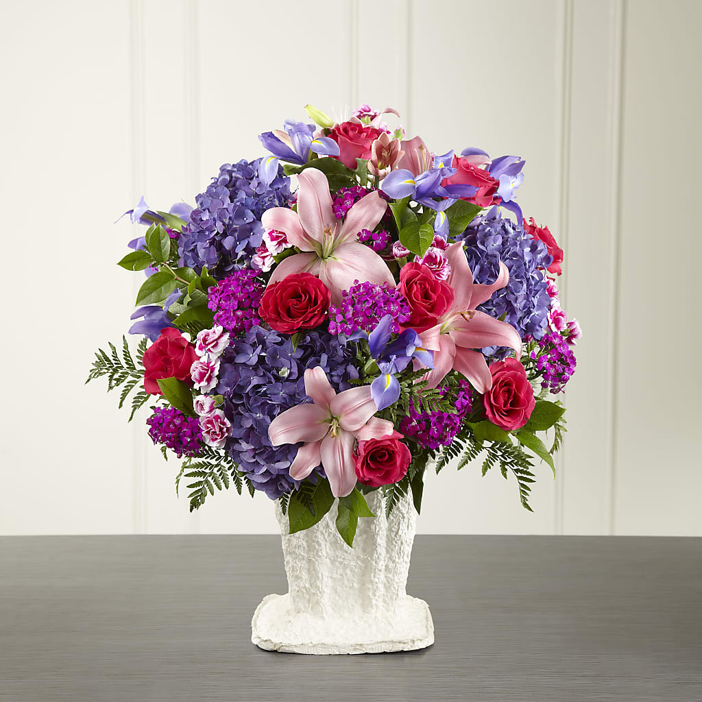 We Fondly Remember Arrangement –  Flowers The Bouquet Of Roses, Tampa FL