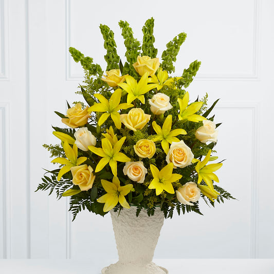 Golden Memories Arrangement –  Flowers The Bouquet Of Roses, Tampa FL