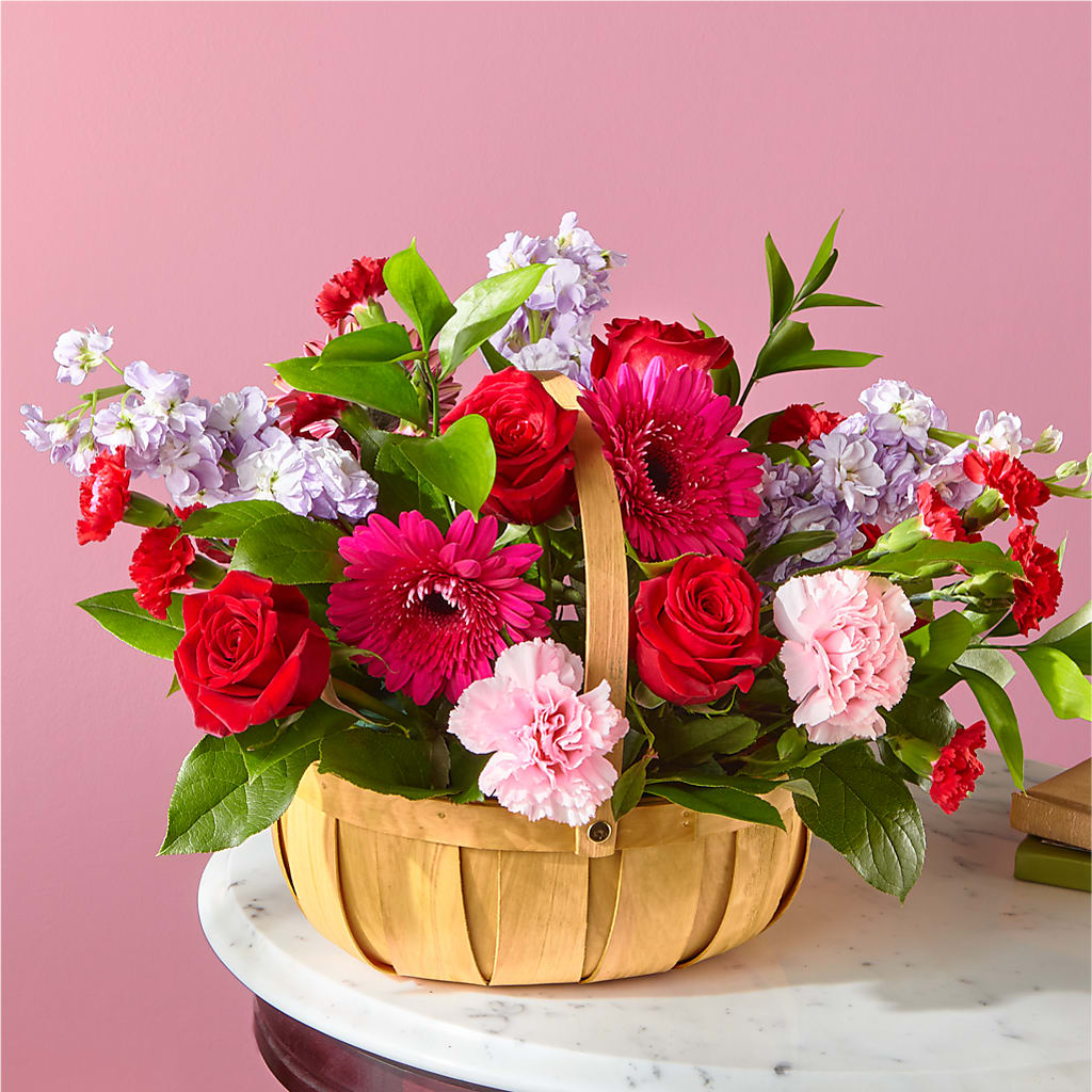 Pink Picnic Basket –  Flowers The Bouquet Of Roses, Tampa FL