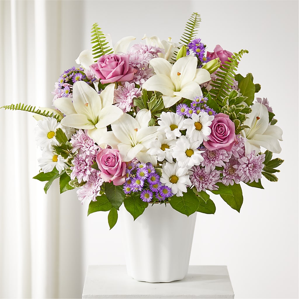 Warmest Thoughts Tabletop Basket –  Flowers The Bouquet Of Roses, Tampa FL