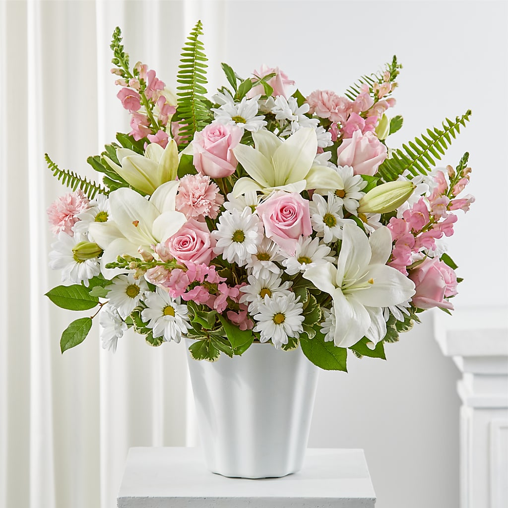 Soft Touch Tabletop Basket –  Flowers The Bouquet Of Roses, Tampa FL