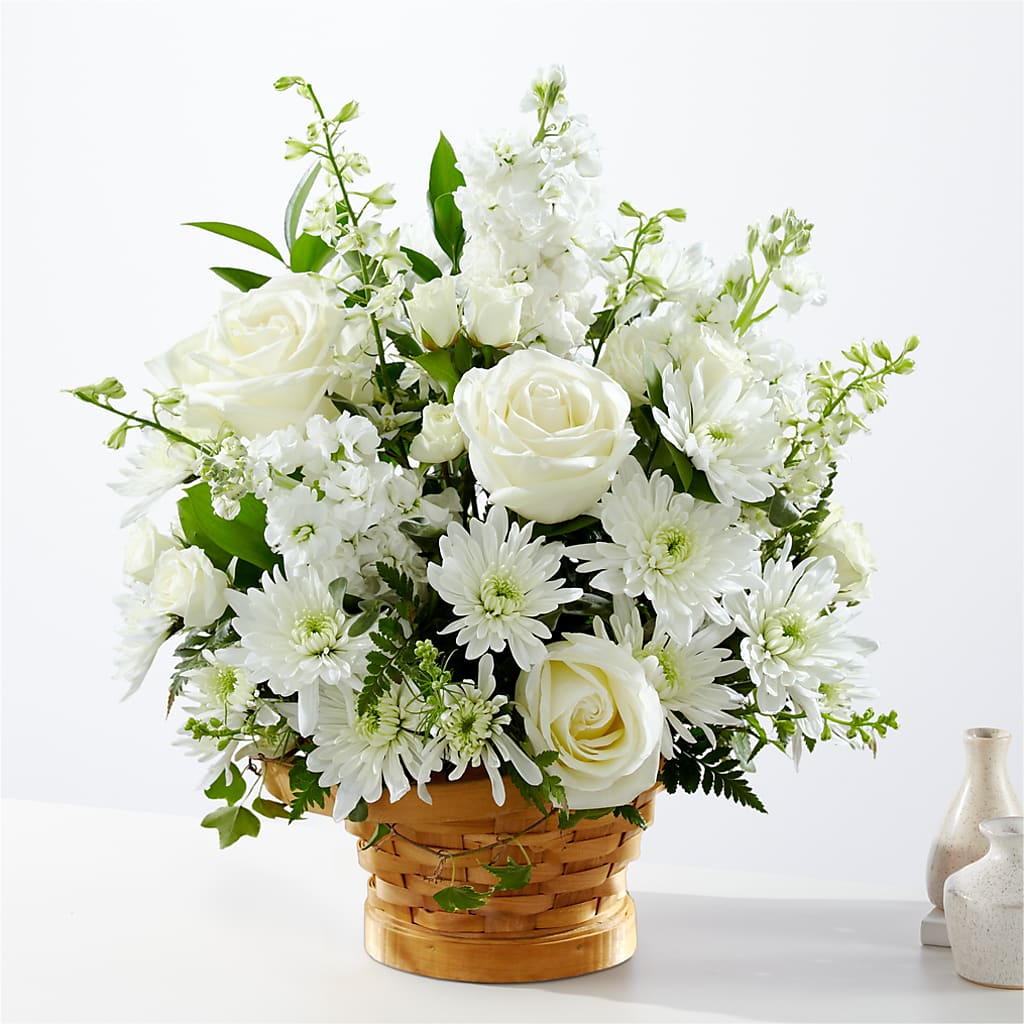 Heartfelt Condolences Arrangement –  Flowers The Bouquet Of Roses, Tampa FL