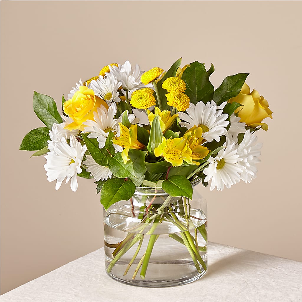 Sunny Sentiments Bouquet –  Flowers The Bouquet Of Roses, Tampa FL