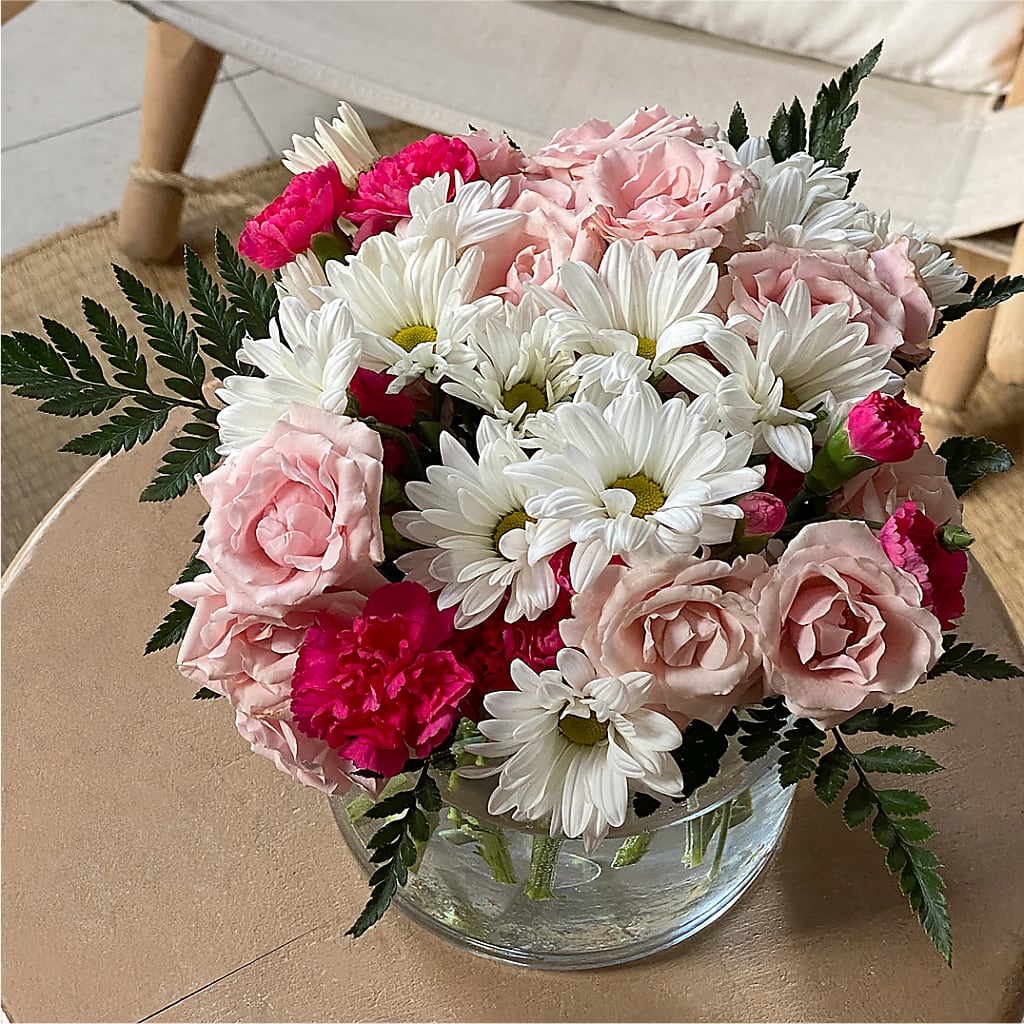 Sweet Surprises® Bouquet –  Flowers The Bouquet Of Roses, Tampa FL