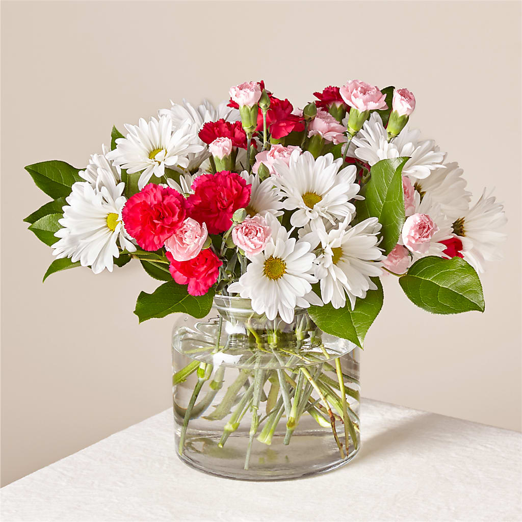 Sweet Surprises® Bouquet –  Flowers The Bouquet Of Roses, Tampa FL