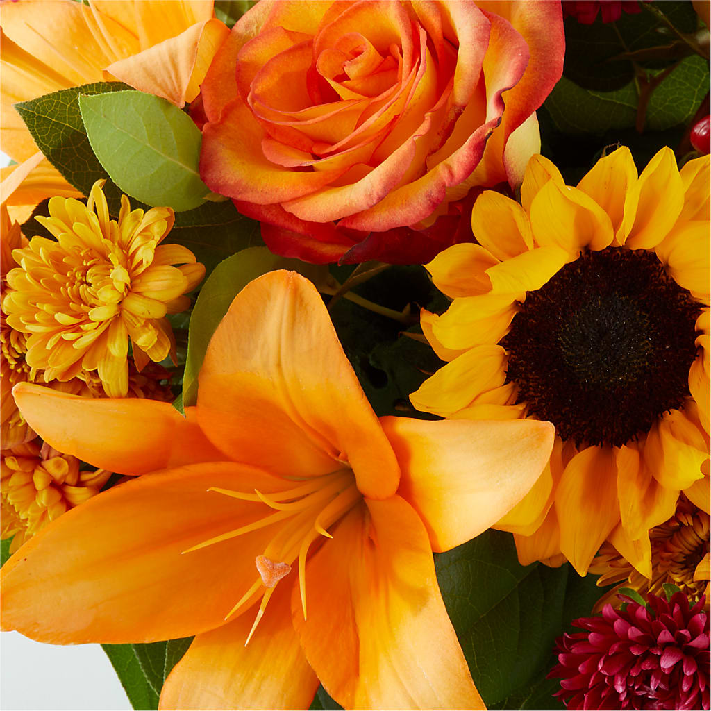 Grateful Centerpiece –  Flowers The Bouquet Of Roses, Tampa FL