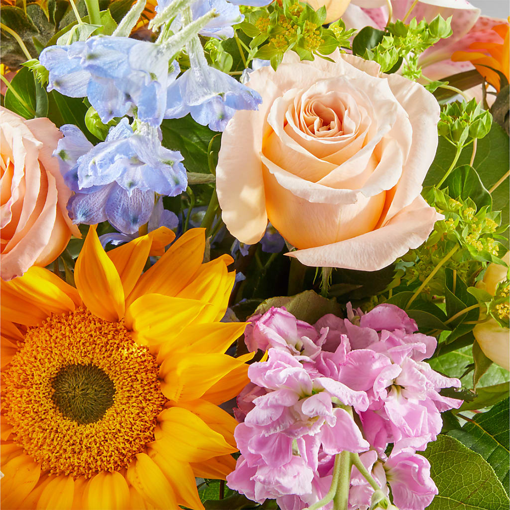 Dreamy Meadows Bouquet –  Flowers The Bouquet Of Roses, Tampa FL