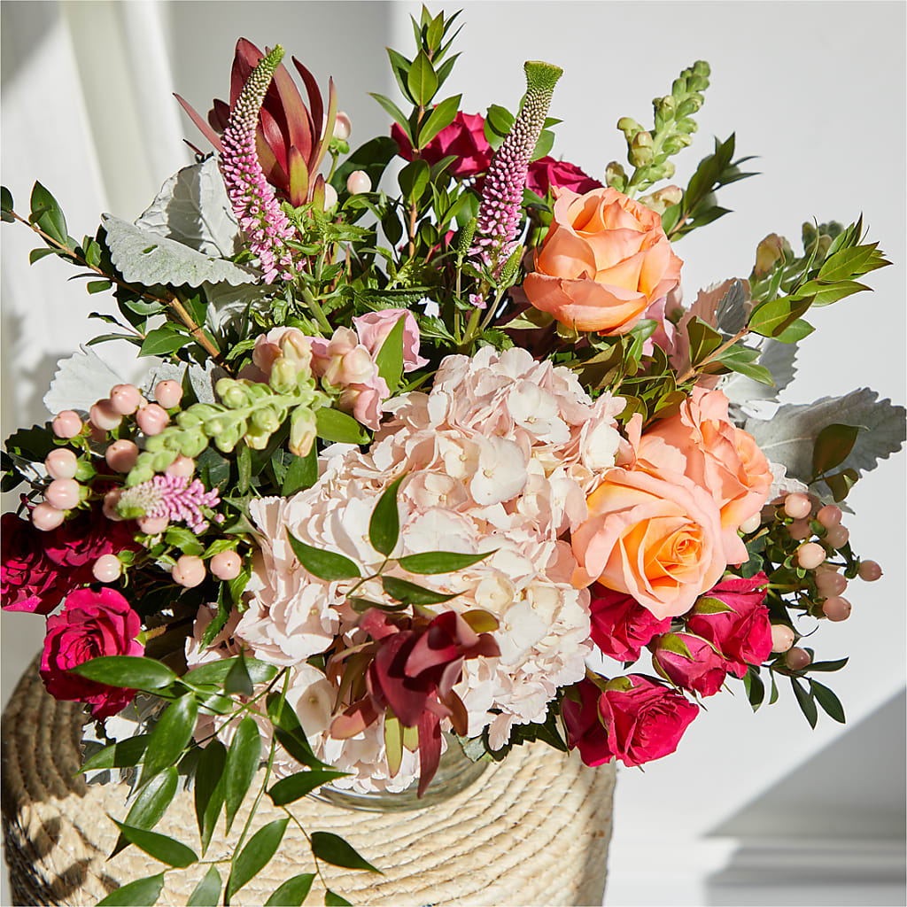 Glitz & Glam Bouquet –  Flowers The Bouquet Of Roses, Tampa FL