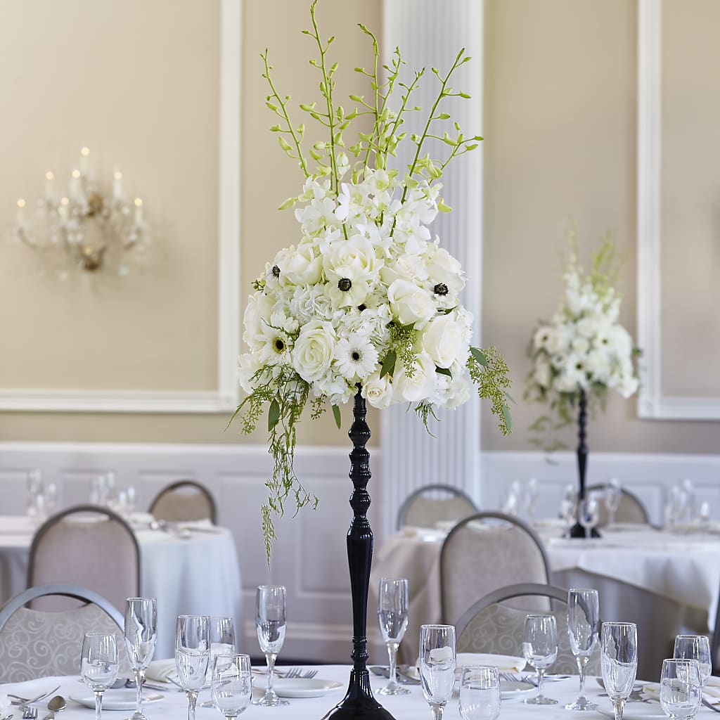 Regency Centerpiece –  Flowers The Bouquet Of Roses, Tampa FL