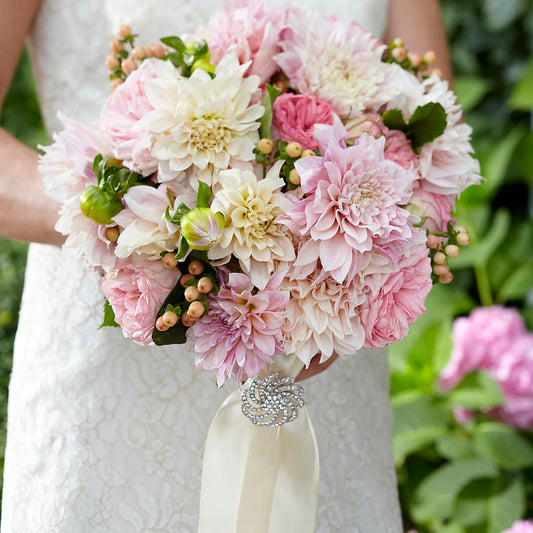 Heart's Promise Bouquet –  Flowers The Bouquet Of Roses, Tampa FL