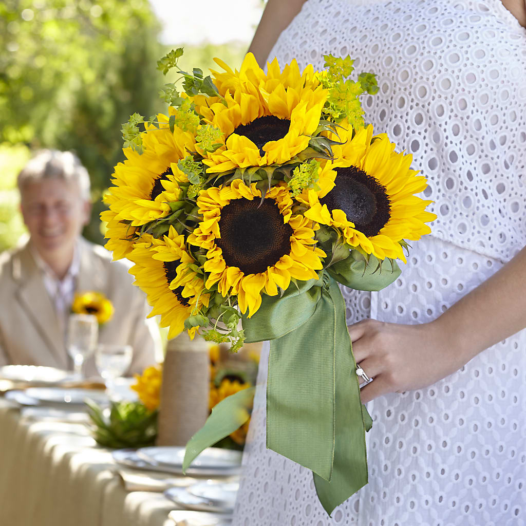 Free Spirit Bouquet –  Flowers The Bouquet Of Roses, Tampa FL