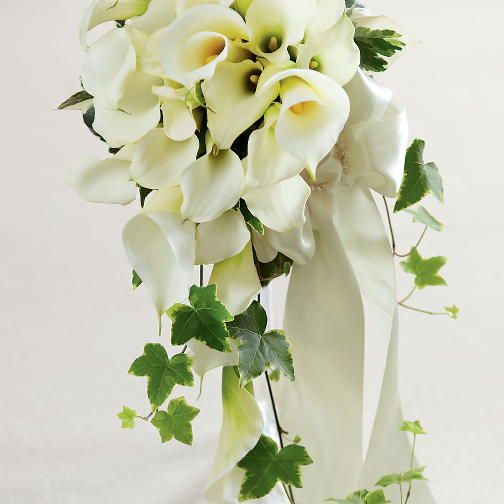 White Chapel Bouquet –  Flowers The Bouquet Of Roses, Tampa FL