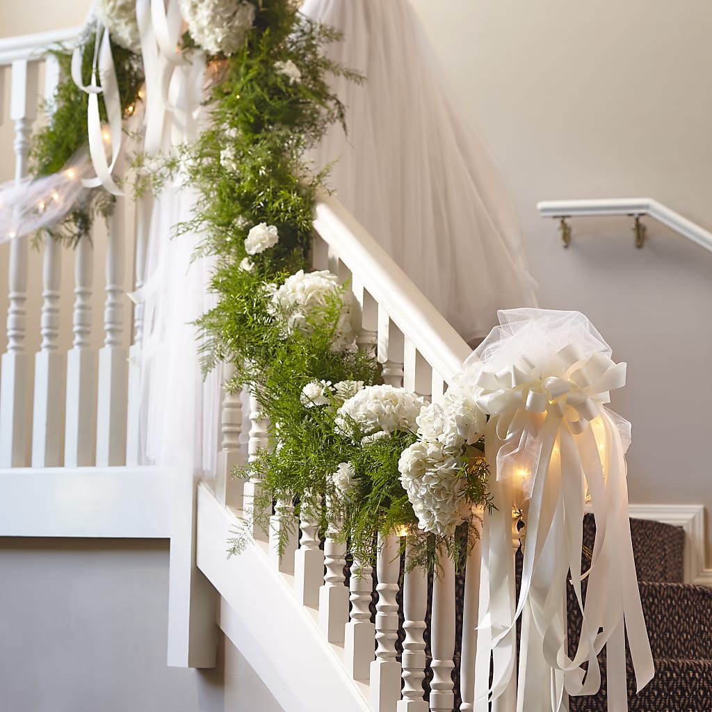 Champagne Dreams Garland –  Flowers The Bouquet Of Roses, Tampa FL
